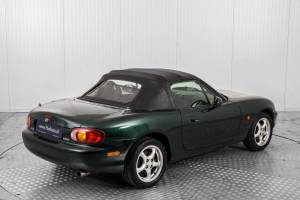 Immagine 42/50 di Mazda MX-5 1.6 (1999)