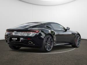 Bild 2/16 von Aston Martin DB12 (2023)