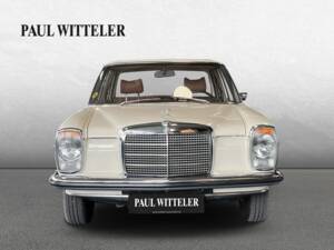 Image 2/21 of Mercedes-Benz 200 (1972)