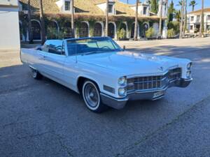 Image 3/8 de Cadillac DeVille Convertible (1966)