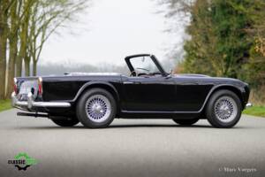 Image 21/37 of Triumph TR 4 (1965)
