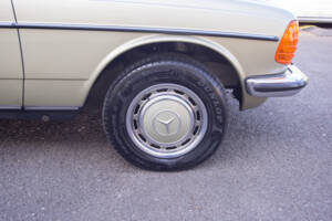 Bild 27/29 von Mercedes-Benz 280 E (1983)