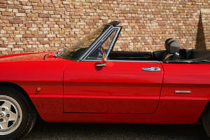 Image 15/50 of Alfa Romeo 2.0 Spider (1990)