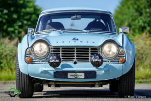 Image 2/43 of Triumph TR 4 (1962)