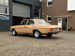 Imagen 20/81 de Mercedes-Benz 240 D 3,0 (1976)