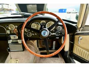 Image 17/44 of Aston Martin DB 5 (1964)