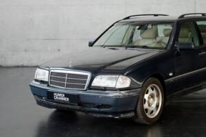 Bild 2/45 von Mercedes-Benz C 230 Kompressor T (1999)