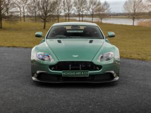 Image 34/65 de Aston Martin Vantage GT8 (2017)