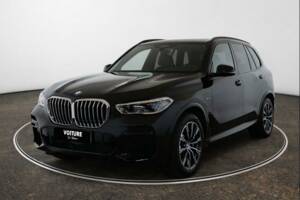 Image 1/9 of BMW X5 xDrive45e (2022)