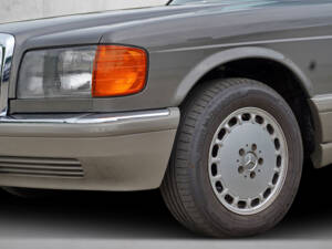Afbeelding 17/23 van Mercedes-Benz 300 SE (1990)