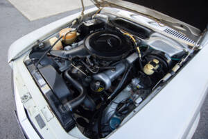 Image 24/39 of Mercedes-Benz 350 SLC (1972)