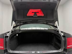 Image 24/25 of Volkswagen Phaeton 3.0 V6 TDI (2011)