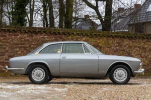 Image 40/50 de Alfa Romeo Giulia GT 1300 Junior (1972)