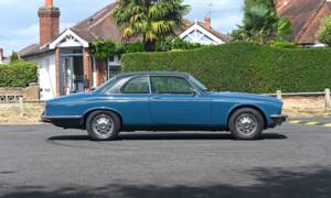 Image 2/21 de Daimler Double Six (1978)
