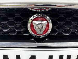 Image 29/50 of Jaguar F-Type (2014)