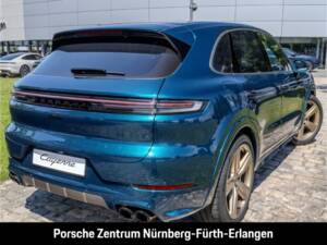 Immagine 5/50 di Porsche Cayenne Turbo E-Hybrid (1900)