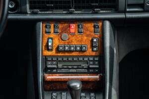 Image 34/91 of Mercedes-Benz 560 SEL (1990)