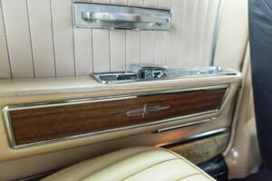 Bild 76/100 von Lincoln Continental Convertible (1965)