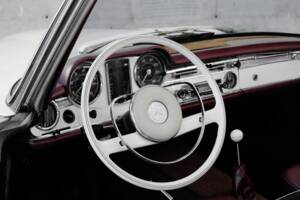 Afbeelding 23/40 van Mercedes-Benz 230 SL (1964)
