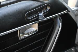 Image 45/50 of Peugeot 504 Coupé (1973)