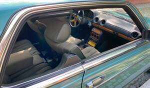 Image 24/66 of Mercedes-Benz 230 CE (1981)