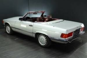 Immagine 4/30 di Mercedes-Benz 300 SL (1988)