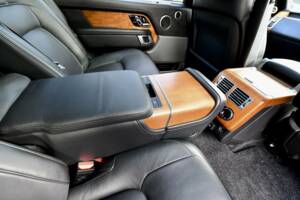 Image 40/50 of Land Rover Range Rover V8 SV Autobiography (2018)