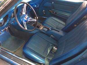 Image 16/40 of Chevrolet Corvette Stingray (1969)
