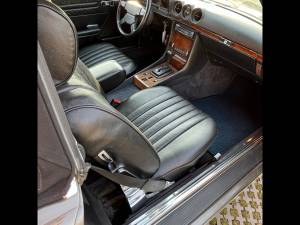 Immagine 13/24 di Mercedes-Benz 380 SL (1984)