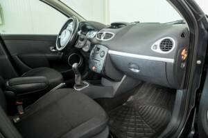 Imagen 4/15 de Renault Clio III 1.4 16V (2006)