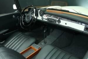 Bild 26/50 von Mercedes-Benz 230 SL (1967)