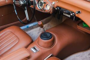 Imagen 20/28 de Austin-Healey 3000 Mk II (BJ7) (1964)