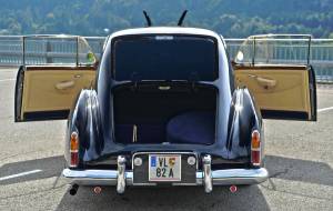 Image 17/50 of Bentley S 1 Continental (1956)
