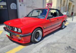 Immagine 10/50 di BMW 320i (1989)