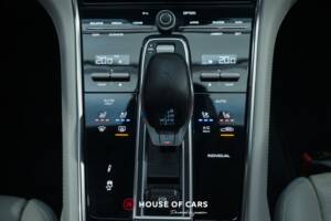 Image 23/25 of Porsche Panamera 4 E-Hybrid (2022)