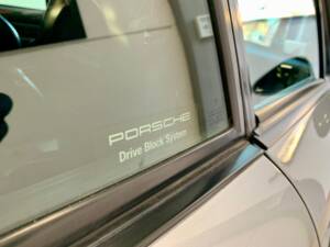 Bild 39/42 von Porsche 911 Carrera (1994)