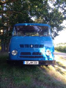 Image 1/31 of Saviem SG2 (1966)