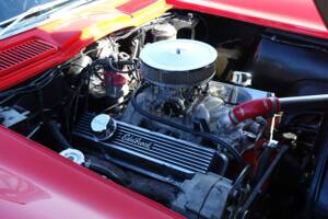 Image 25/43 de Chevrolet Corvette Sting Ray Convertible (1964)