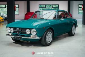 Image 2/25 of Alfa Romeo 1750 GT Veloce (1970)