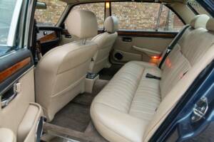 Image 14/50 of Jaguar XJ 12 (1987)
