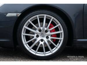 Bild 27/32 von Porsche 911 Carrera 4 (2006)