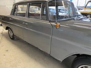 Image 9/33 de Mercedes-Benz 190 c (1964)
