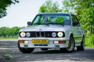 Image 34/51 of BMW M 535i (1985)