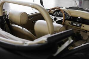 Bild 34/49 von Intermeccanica 356 Roadster 6 (1991)