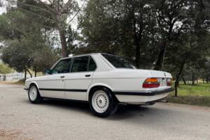 Bild 3/47 von BMW 528i (1986)