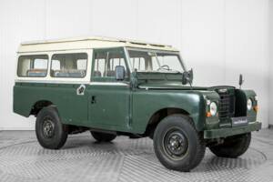 Image 2/50 of Land Rover 109 (1978)