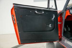 Image 3/50 of Austin-Healey 3000 Mk II (BJ7) (1964)