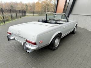 Image 8/36 of Mercedes-Benz 280 SL (1969)