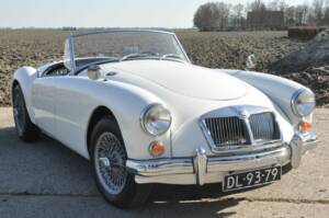Image 3/8 of MG MGA 1600 (1962)