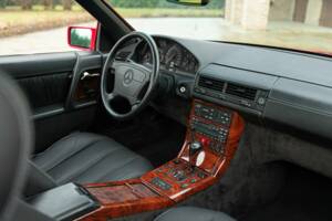 Immagine 30/50 di Mercedes-Benz SL 600 (1994)